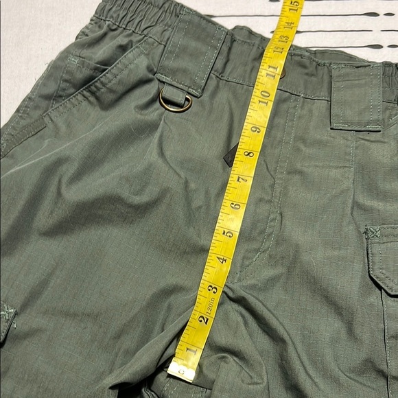 Men's Propper Hiking Green Cargo Shorts. Size 30 - Picture 6 of 9